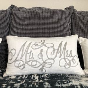 Mr & Mrs pillow